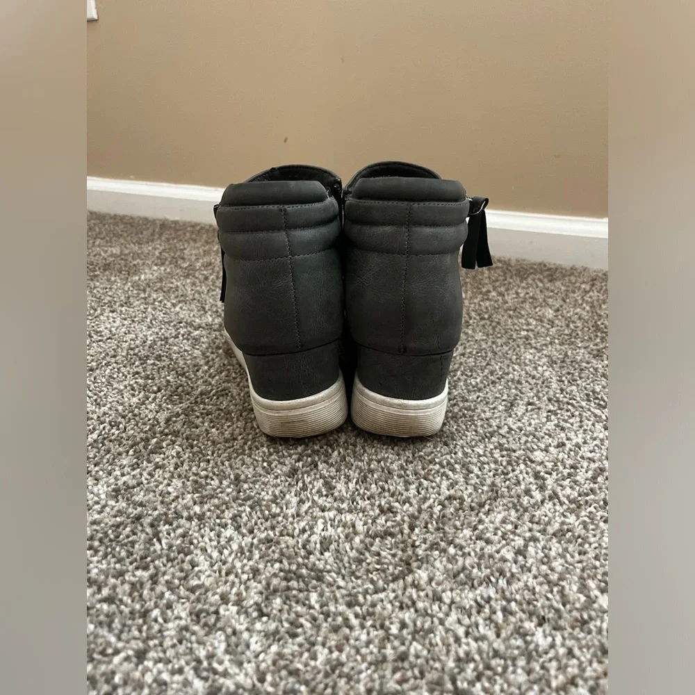 Grey Booties - Picture 3 of 4